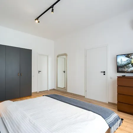 Apartment Old Town - Center - Esiko By Mrg Bukarest
