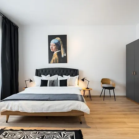 Old Town - Center - Esiko By Mrg