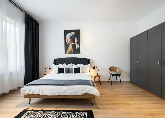 Old Town - Center - Esiko By Mrg